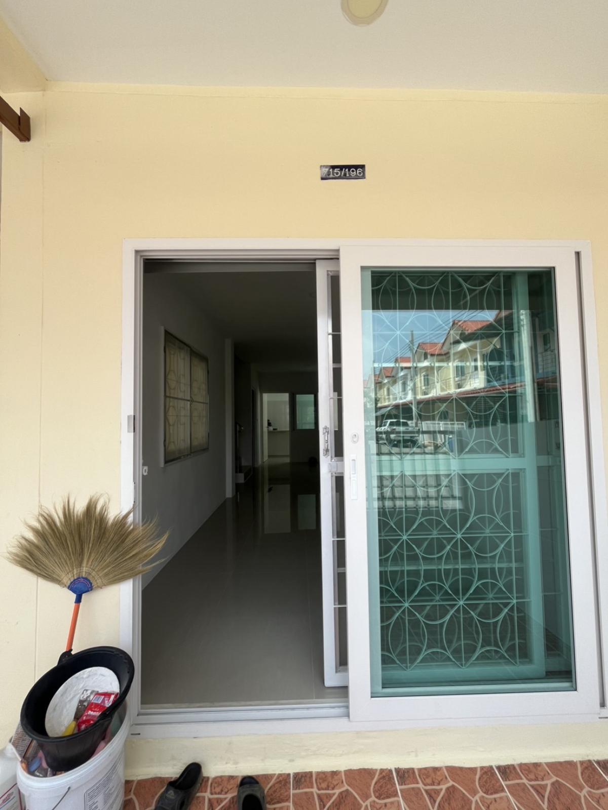 ขายทาวน์โฮมสมุทรปราการ สำโรง : ขายทาวน์เฮ้าส์/ทาวน์โฮม  เฟื่องฟ้า 17 เฟส 5 ดูเพล็กซ์ รีโนเวทใหม่ แพรกษาใหม่ เมืองสมุทรปราการ สมุทรปราการ CX-147484