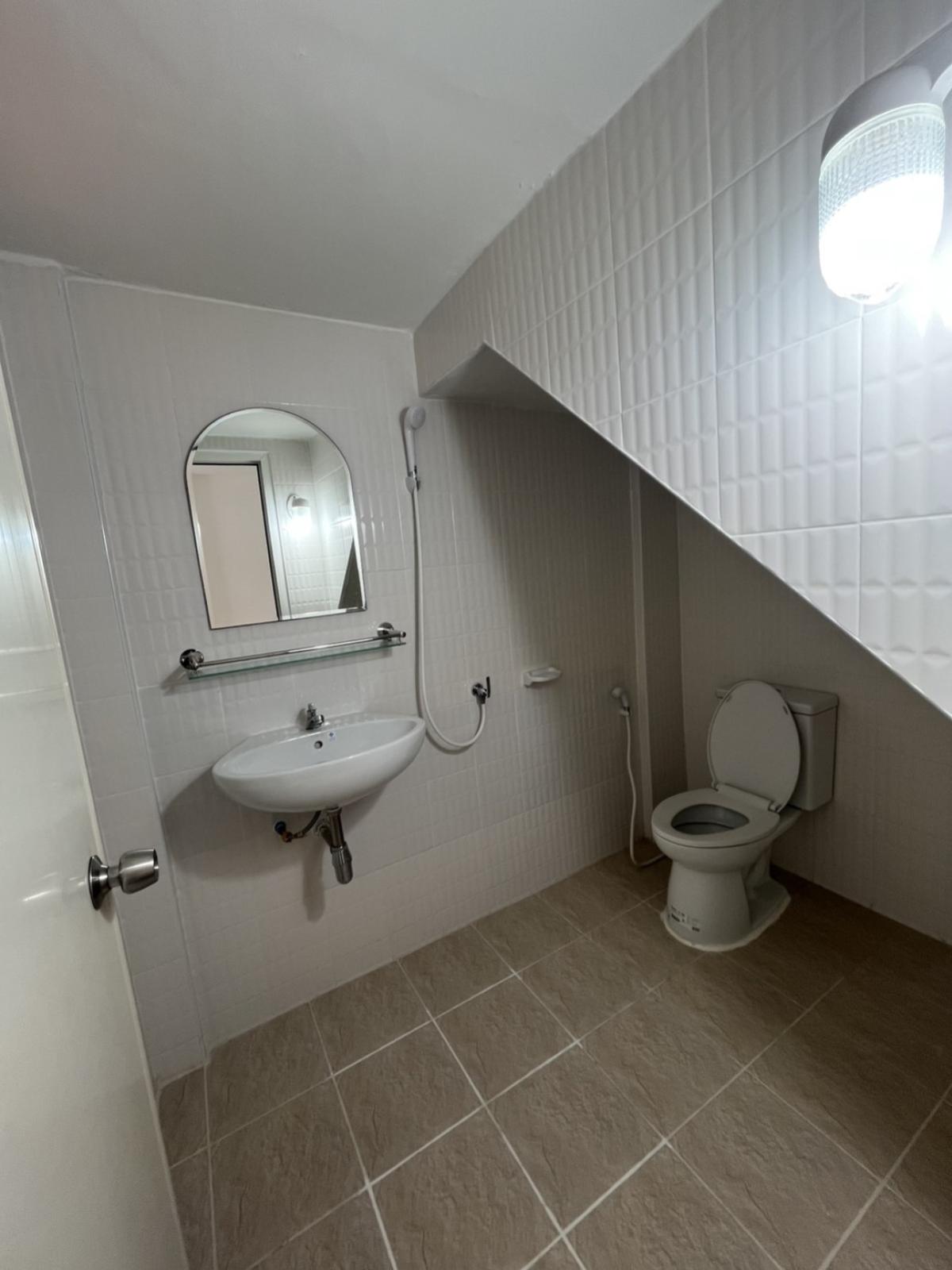 ขายทาวน์โฮมสมุทรปราการ สำโรง : ขายทาวน์เฮ้าส์/ทาวน์โฮม  เฟื่องฟ้า 17 เฟส 5 ดูเพล็กซ์ รีโนเวทใหม่ แพรกษาใหม่ เมืองสมุทรปราการ สมุทรปราการ CX-147484