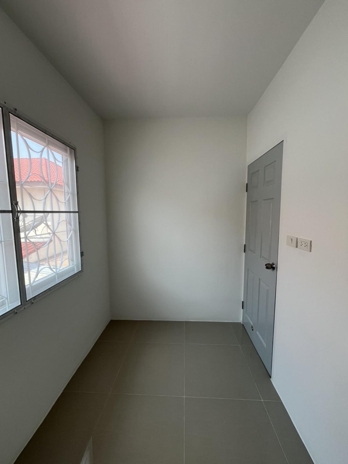 ขายทาวน์โฮมสมุทรปราการ สำโรง : ขายทาวน์เฮ้าส์/ทาวน์โฮม  เฟื่องฟ้า 17 เฟส 5 ดูเพล็กซ์ รีโนเวทใหม่ แพรกษาใหม่ เมืองสมุทรปราการ สมุทรปราการ CX-147484