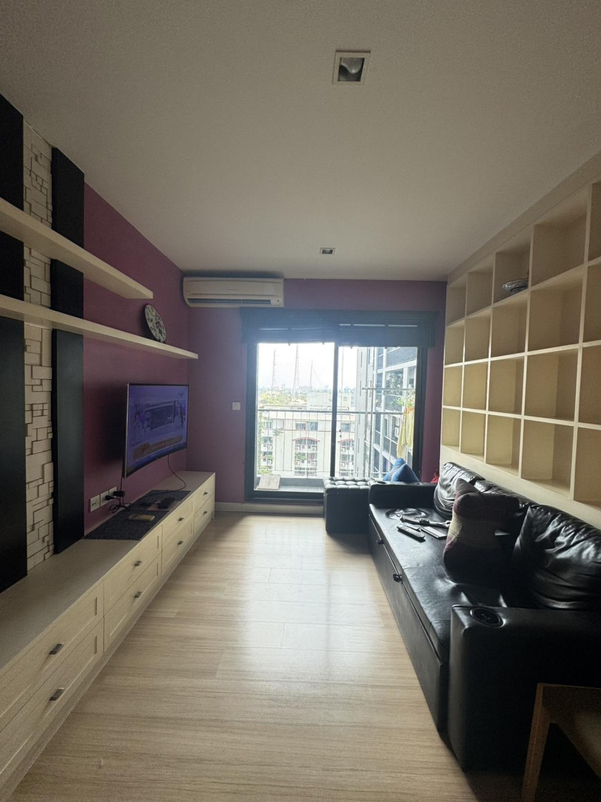 ขายคอนโดสาทร นราธิวาส : 07/03/2026, รวมค่าโอนคอนโด The Seed Mingle 1 ห้องนอน ใกล้ BTS Chong Nonsi 
วิวดี พร้อมสระว่ายน้ำ ราคา 4.2 ล้านเท่านั้น!