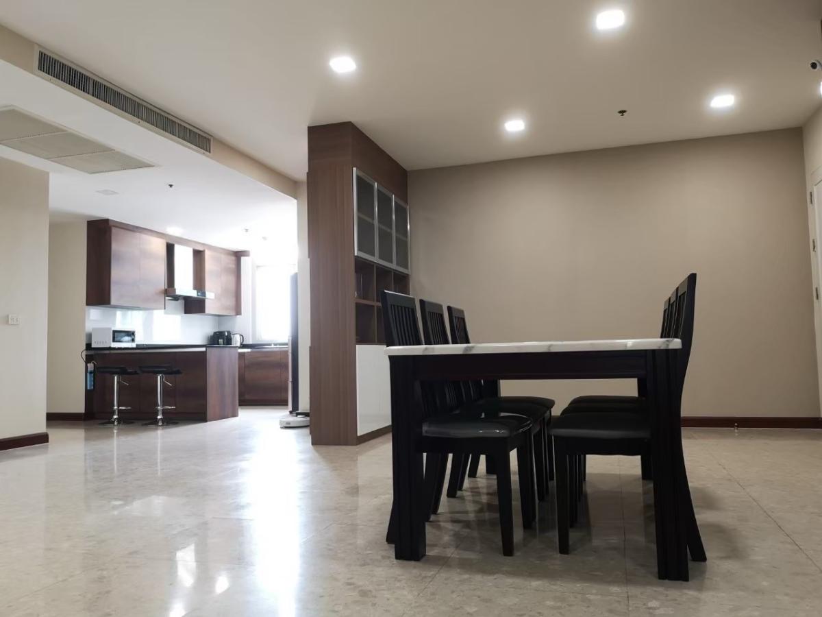 ขายคอนโดสุขุมวิท อโศก ทองหล่อ : 07/03/2026, รวมค่าโอนขายคอนโดหรู 3 ห้องนอน ใจกลางเอกมัย – ติด BTS สะดวกครบทุกไลฟ์สไตล์! 
Nusasiri Grand Condo 155 ตร.ม. เพียง 21.7 ล้าน พร้อมฟิตเนส-สระว่ายน้ำ-ซาวน่า