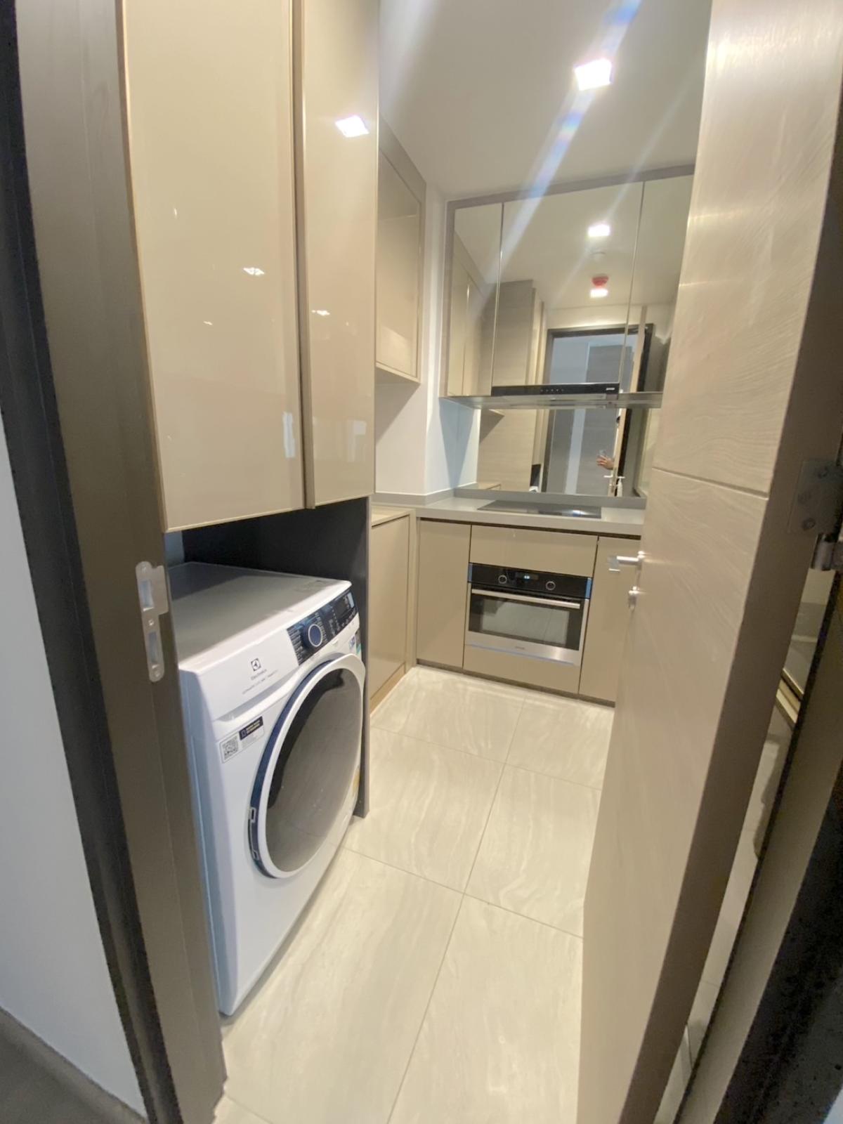 ขายคอนโดลาดพร้าว เซ็นทรัลลาดพร้าว : 07/03/2026, รวมค่าโอนใหญ่ใจกลางลาดพร้าว! 2 ห้องนอน 109 ตรม. ราคา 22 ลบ. 
ใกล้ BTS Ha Yaek Lat Phrao - ชีวิตเหนือระดับรอคุณมาเป็นเจ้าของ!