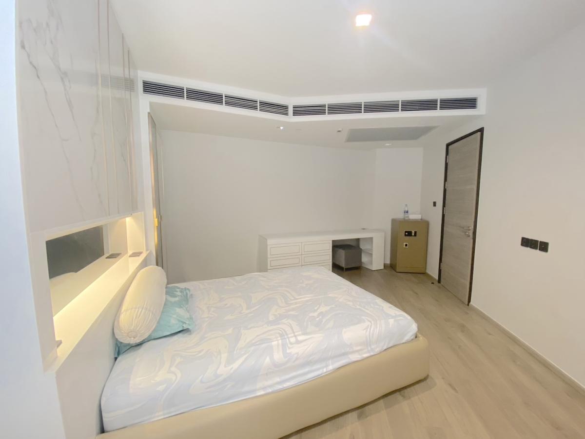 ขายคอนโดลาดพร้าว เซ็นทรัลลาดพร้าว : 07/03/2026, รวมค่าโอนใหญ่ใจกลางลาดพร้าว! 2 ห้องนอน 109 ตรม. ราคา 22 ลบ. 
ใกล้ BTS Ha Yaek Lat Phrao - ชีวิตเหนือระดับรอคุณมาเป็นเจ้าของ!