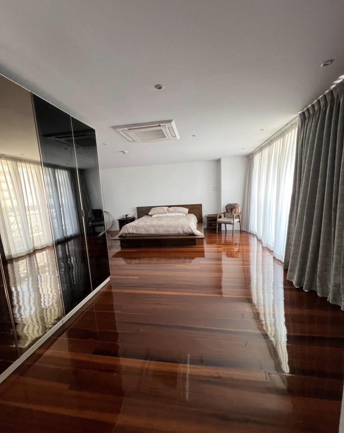 ขายคอนโดปทุมธานี รังสิต ธรรมศาสตร์ : 07/03/2026, รวมค่าโอนวิวใจกลางสุขุมวิท! 3 ห้องนอนใหญ่ 248 ตร.ม. พร้อมอยู่ที่ Prime Mansion Sukhumvit 31 
ราคาพิเศษ 25.75 ล้าน บาท ใกล้ BTS พร้อมพงษ์ ความสะดวกครบครัน!