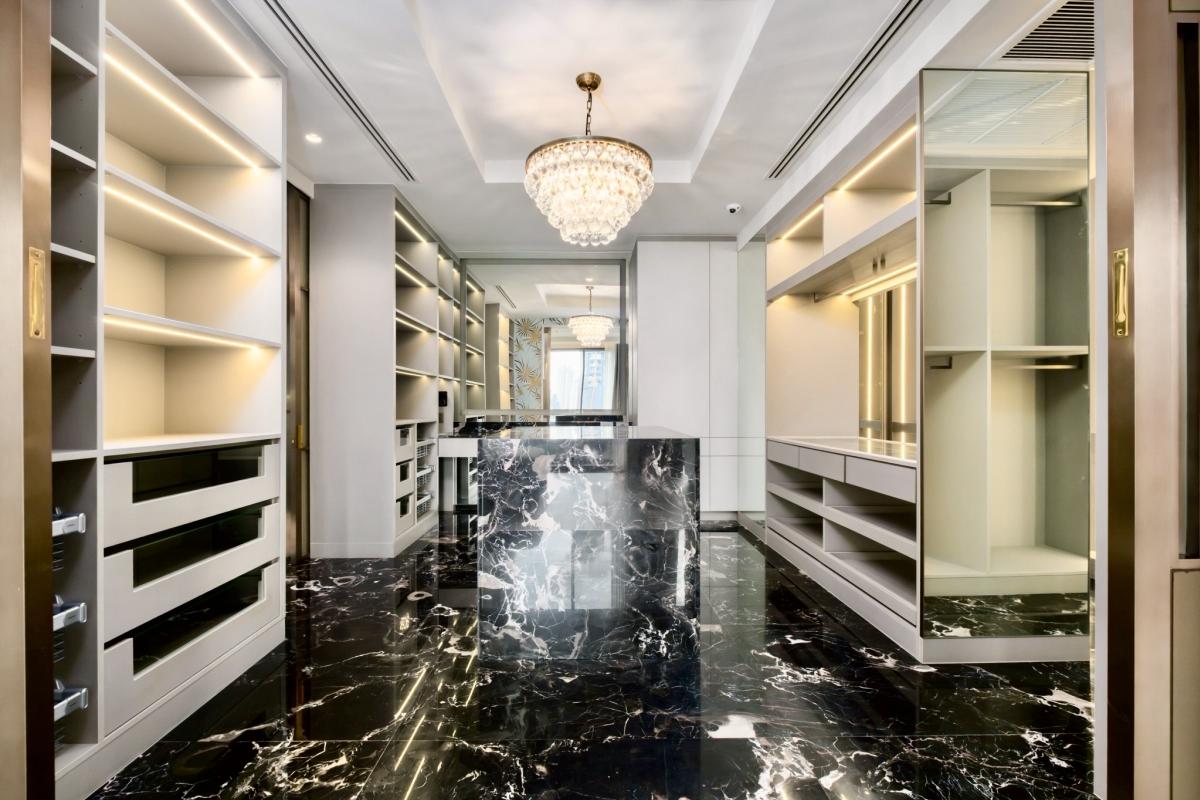 ขายคอนโดสุขุมวิท อโศก ทองหล่อ : 07/03/2026, รวมค่าโอนFYNN Sukhumvit 31 - คอนโดหรู 3 ห้องนอน ใกล้ BTS พร้อมพงษ์ 
พื้นที่ใหญ่ 316 ตร.ม. ราคาพิเศษ 106 ล้าน! ติดต่อชมวันนี้!