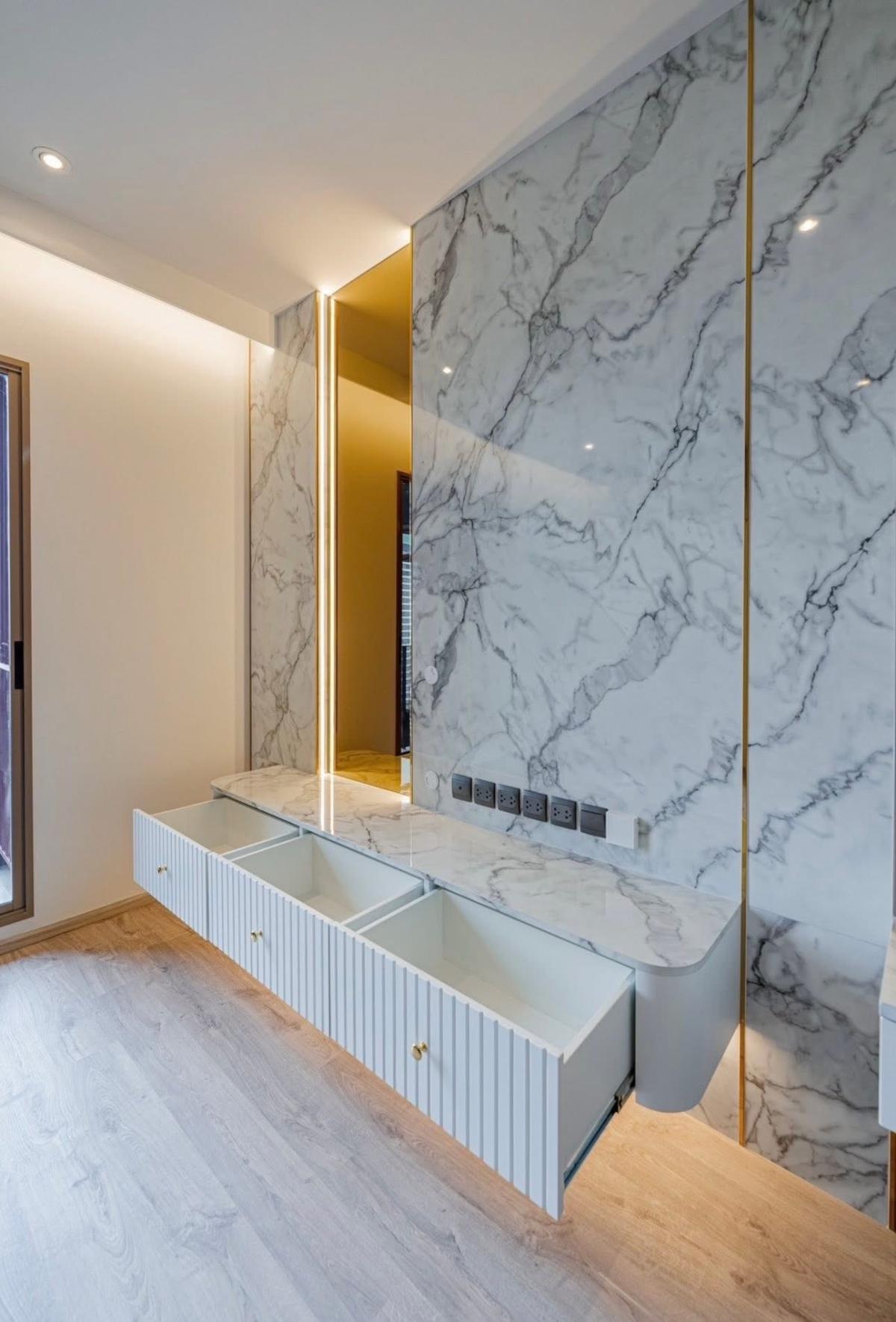 ขายคอนโดสุขุมวิท อโศก ทองหล่อ : 07/03/2026, รวมค่าโอนLuxury 2-Bed Condo at RHYTHM EKKAMAI ESTATE – Prime Location, BTS Ekkamai! 
Spacious 86.5 sqm, Exclusive Amenities & Nearby Top Malls – 19M THB Only!