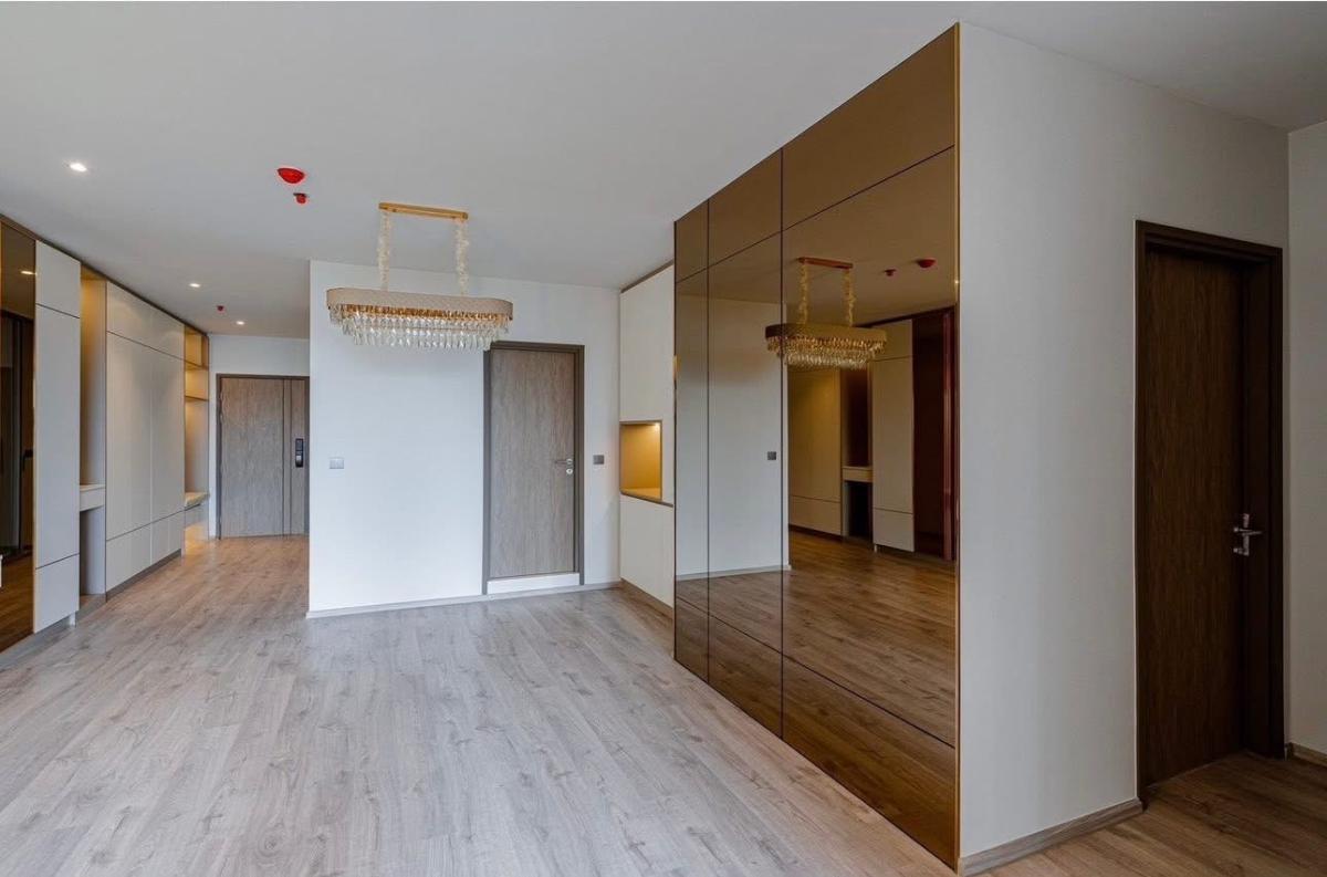 ขายคอนโดสุขุมวิท อโศก ทองหล่อ : 07/03/2026, รวมค่าโอนLuxury 2-Bed Condo at RHYTHM EKKAMAI ESTATE – Prime Location, BTS Ekkamai! 
Spacious 86.5 sqm, Exclusive Amenities & Nearby Top Malls – 19M THB Only!