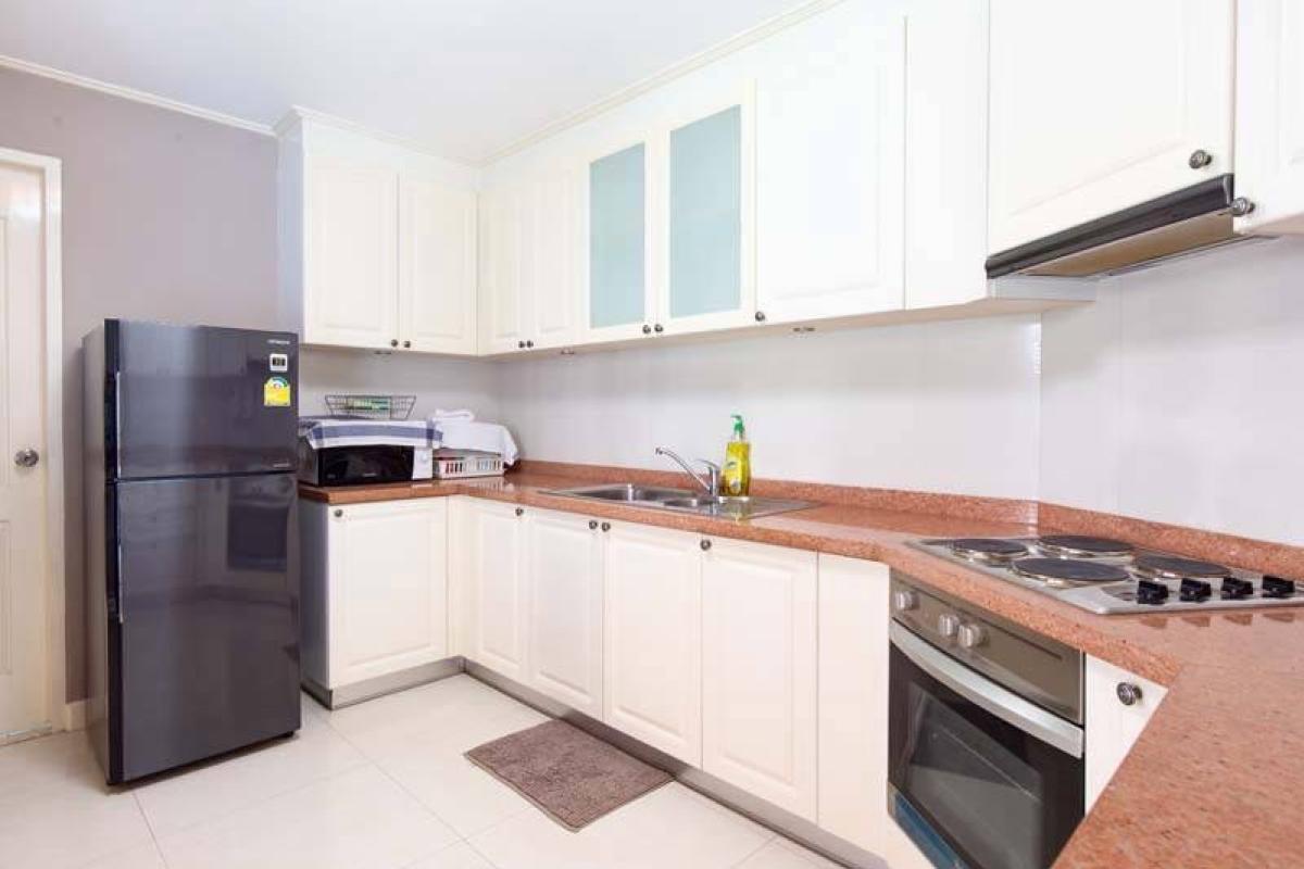 ขายคอนโดสมุทรปราการ สำโรง : 07/03/2026, รวมค่าโอนคอนโดหรู 3 ห้องนอน ใจกลางทองหล่อ – La Vie En Rose 
พื้นที่กว้าง 186 ตร.ม. ราคาโดนใจเพียง 22 ลบ.!