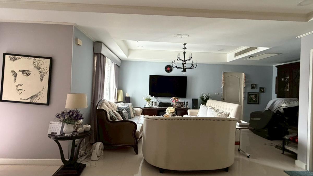 ขายคอนโดสมุทรปราการ สำโรง : 07/03/2026, รวมค่าโอนคอนโดหรู 3 ห้องนอน ใจกลางทองหล่อ 
La Vie En Rose ขนาด 168 ตร.ม. เพียง 19 ล้าน!