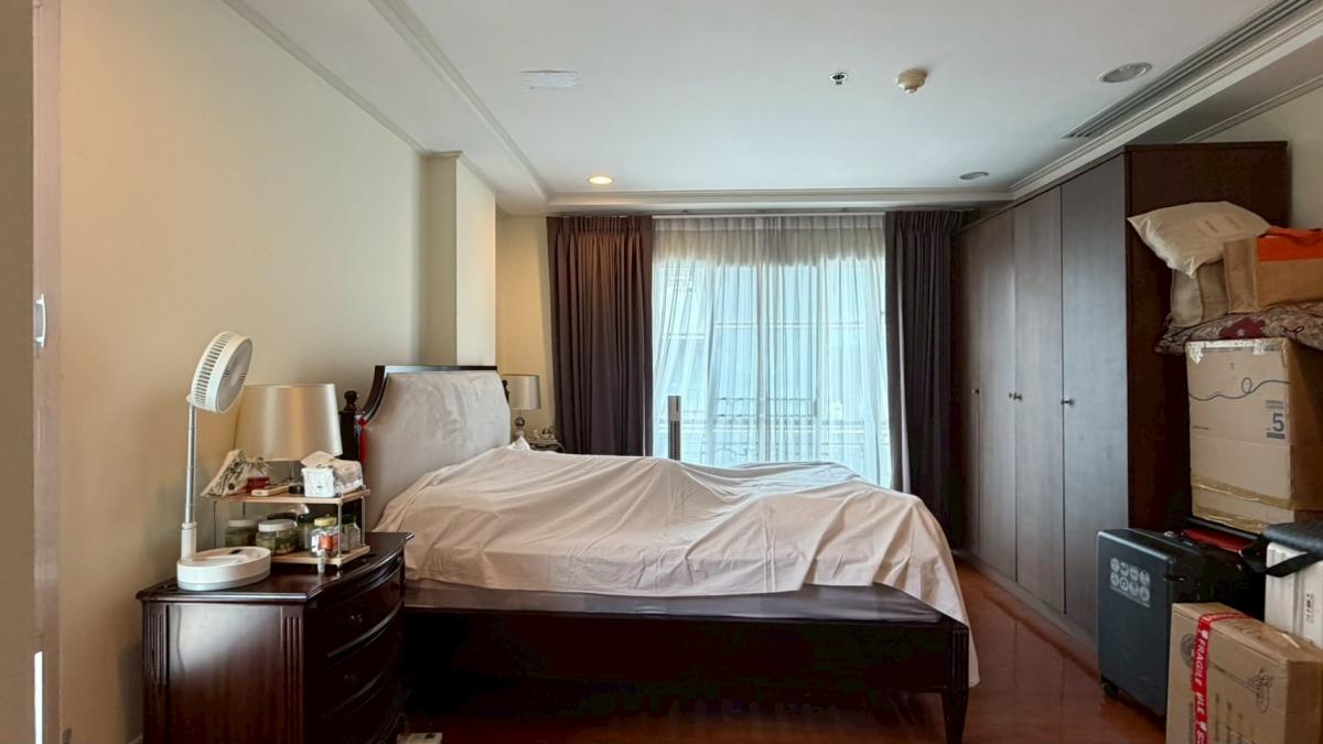 ขายคอนโดสมุทรปราการ สำโรง : 07/03/2026, รวมค่าโอนคอนโดหรู 3 ห้องนอน ใจกลางทองหล่อ 
La Vie En Rose ขนาด 168 ตร.ม. เพียง 19 ล้าน!