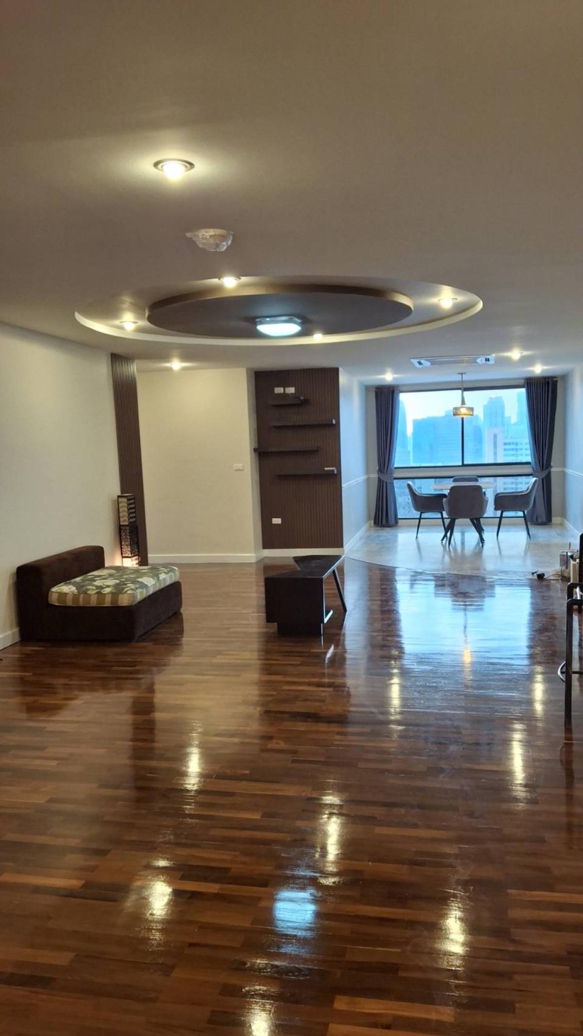 ให้เช่าคอนโดสุขุมวิท อโศก ทองหล่อ : 07/03/2026, สุดหรู 3 ห้องนอน President Park Sukhumvit 24 ใจกลางพร้อมพงษ์ 
เช่าเพียง 85,000 บาท/เดือน ใกล้ BTS MRT Terminal 21, Emporium!