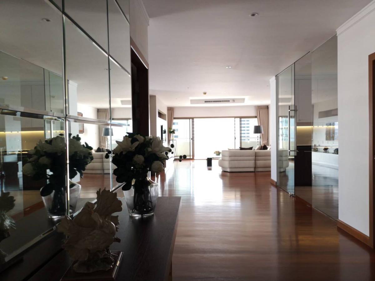 For RentCondoHuahin, Prachuap Khiri Khan, Pran Buri : Luxury 3-bedroom, 3-bathroom Tower Park near BTS Nana
Rent a large condo of 265 sqm for only 110,000 THB/month!