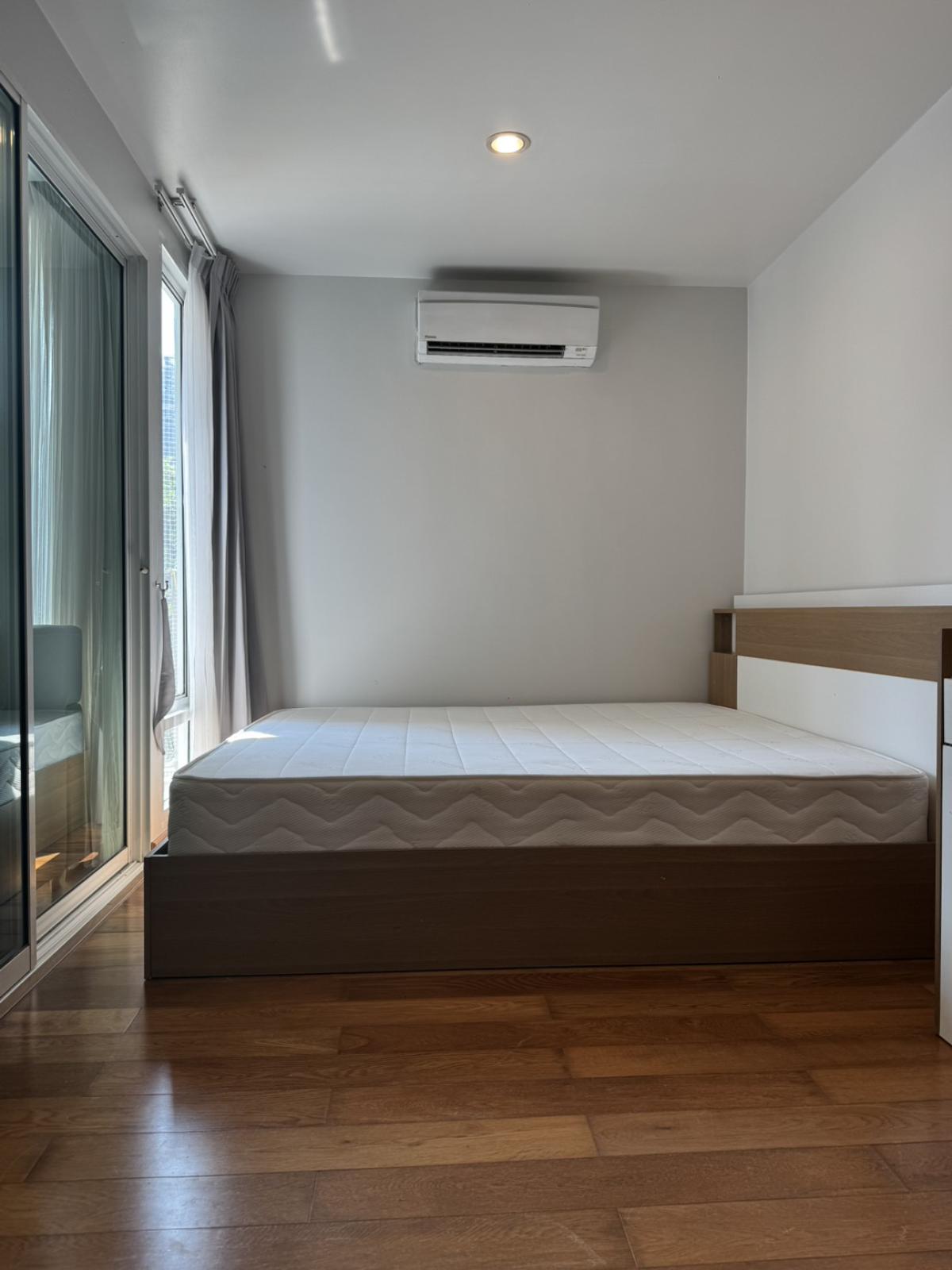 ให้เช่าคอนโดสีลม ศาลาแดง บางรัก : 07/03/2026, เช่าคอนโด Focus on Saladaeng 1 ห้องนอน ใจกลางสีลม 
ใกล้ BTS/MRT ศาลาแดง ราคาเพียง 18,000 บาท/เดือน!