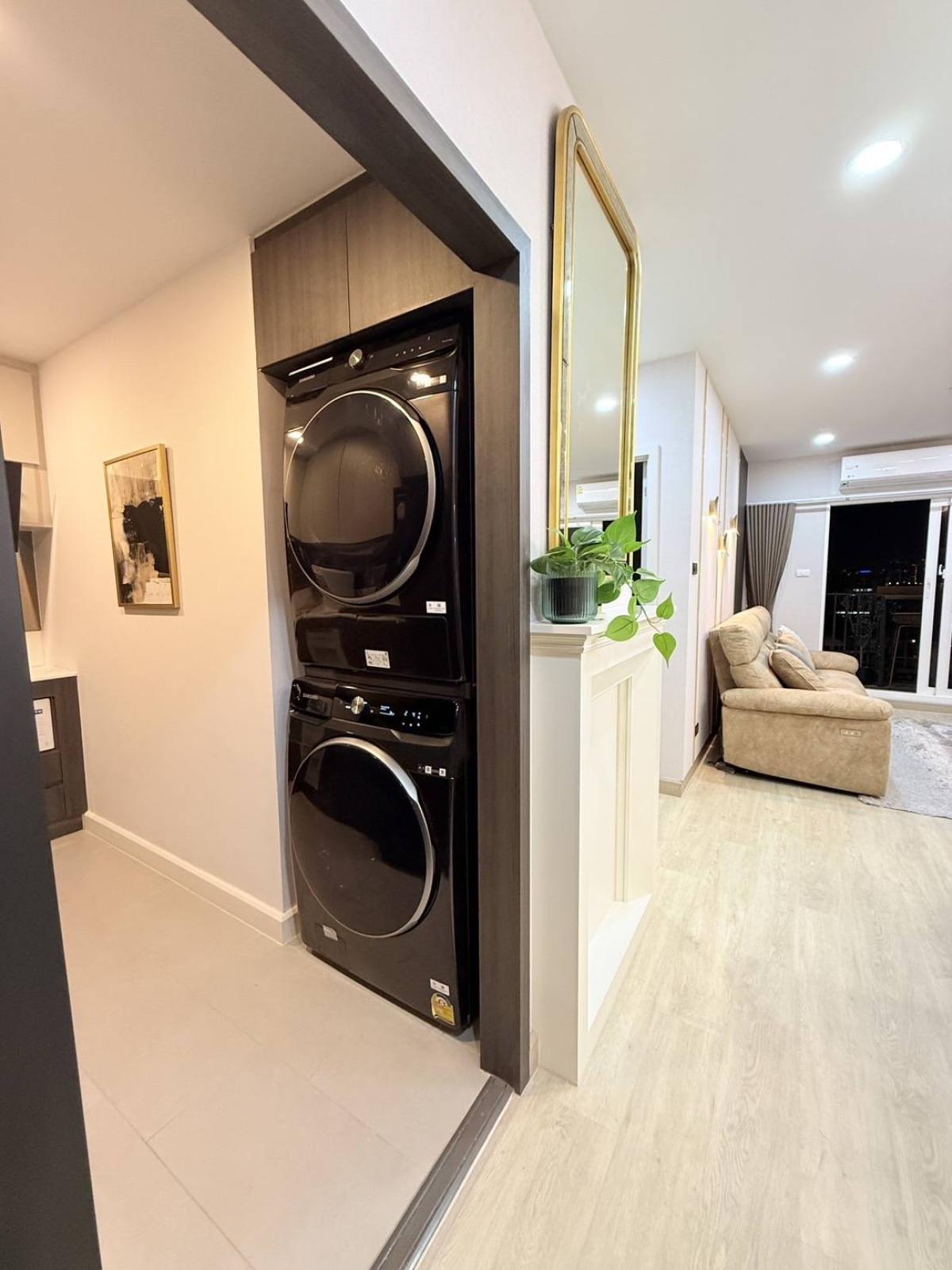 For RentCondoRamkhamhaeng, Hua Mak : Luxury condo for rent, 2 bedrooms, Supalai Veranda Ramkhamhaeng
Size 67 sqm. with complete amenities starting at 48,000 Baht/month!