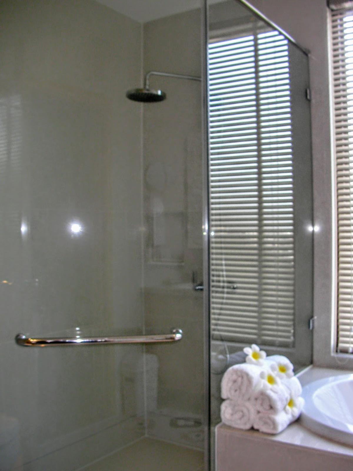 ให้เช่าคอนโดสุขุมวิท อโศก ทองหล่อ : 03/04/2026, หรูใจกลางพร้อมพงษ์! 2 ห้องนอน 3 ห้องน้ำ 105 ตร.ม. 
เช่า 75,000.- ฟิตเนส สระว่ายน้ำ พร้อมสิ่งอำนวยความสะดวกครบ! 0642748883