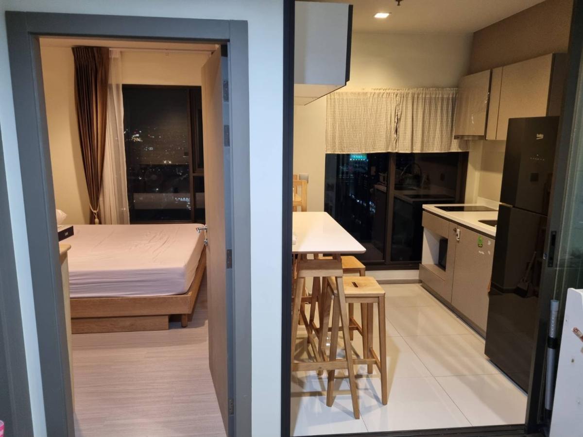 For SaleCondoRama9, Petchburi, RCA : 03/04/2026, Life Asoke - Rama 9 Condominium in the city center, 1 bedroom, ready to move in!
For sale at 4.4 million THB or rent at 25,000 THB/month. Near BTS/MRT Rama 9 0642748883