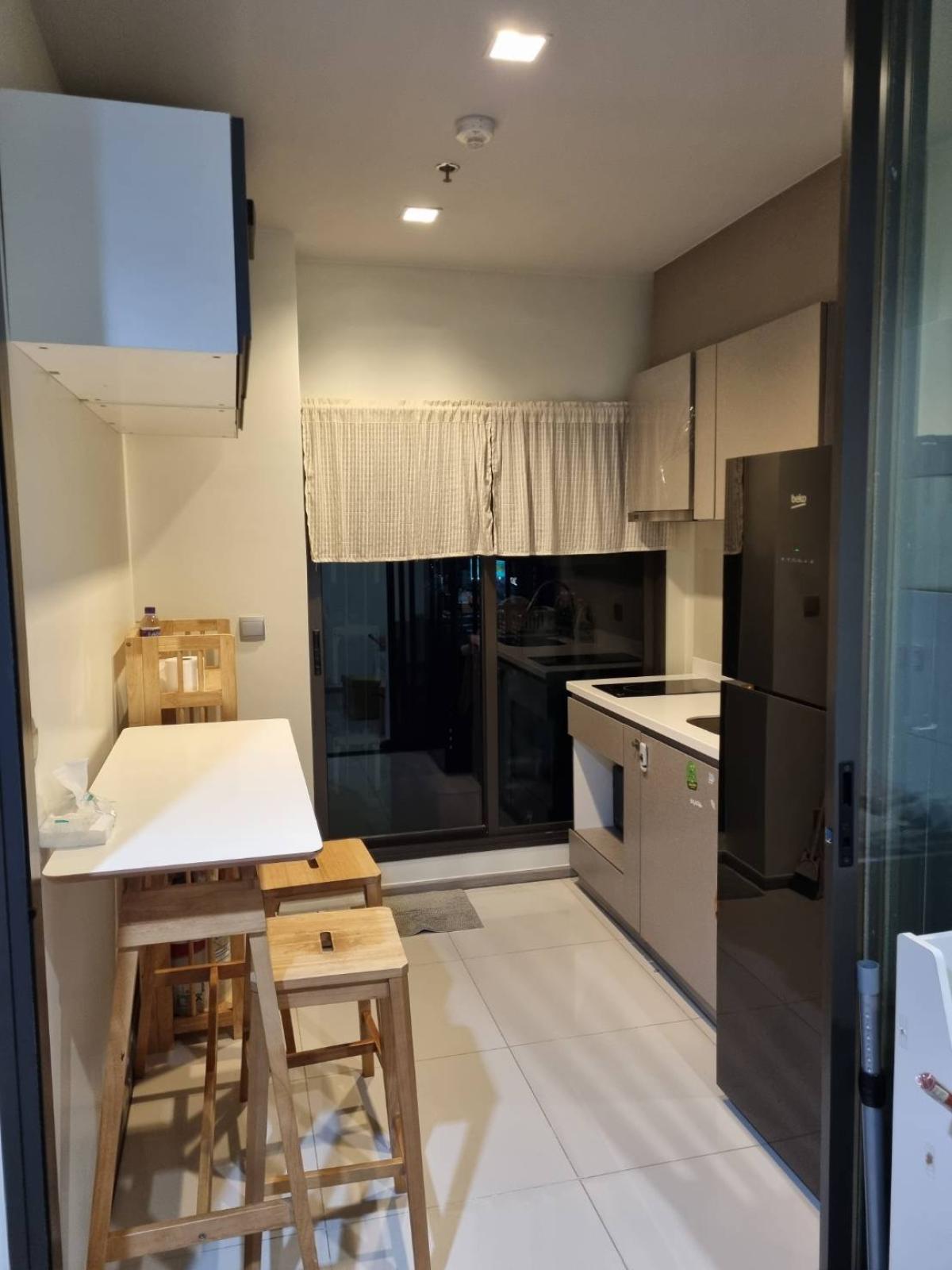 For SaleCondoRama9, Petchburi, RCA : 03/04/2026, Life Asoke - Rama 9 Condominium in the city center, 1 bedroom, ready to move in!
For sale at 4.4 million THB or rent at 25,000 THB/month. Near BTS/MRT Rama 9 0642748883