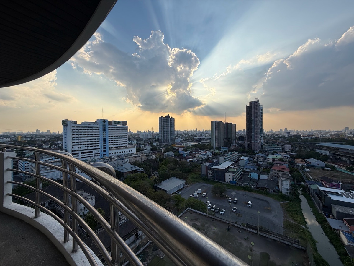 ขายคอนโดพัฒนาการ ศรีนครินทร์ : ฟลอร่าวิลล์ พัฒนาการ คอนโดห้องมุม 122 ตร.ม. ราคาไม่ถึง 6 ล้าน ในกรุงเทพ…ยังมีอยู่จริง