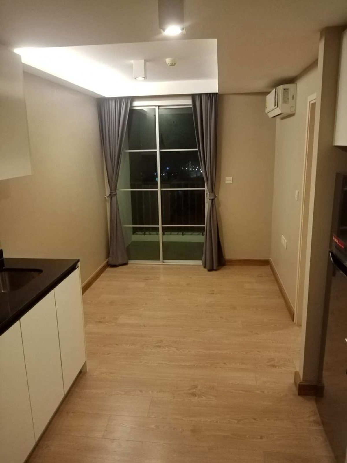 For RentCondoSukhumvit, Asoke, Thonglor : Maestro 30 sq.m. Please add LINE ID @806qphgn o8415o5483