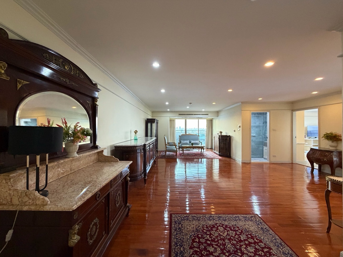 ขายคอนโดพัฒนาการ ศรีนครินทร์ : ฟลอร่าวิลล์ พัฒนาการ คอนโดห้องมุม 122 ตร.ม. ราคาไม่ถึง 6 ล้าน ในกรุงเทพ…ยังมีอยู่จริง