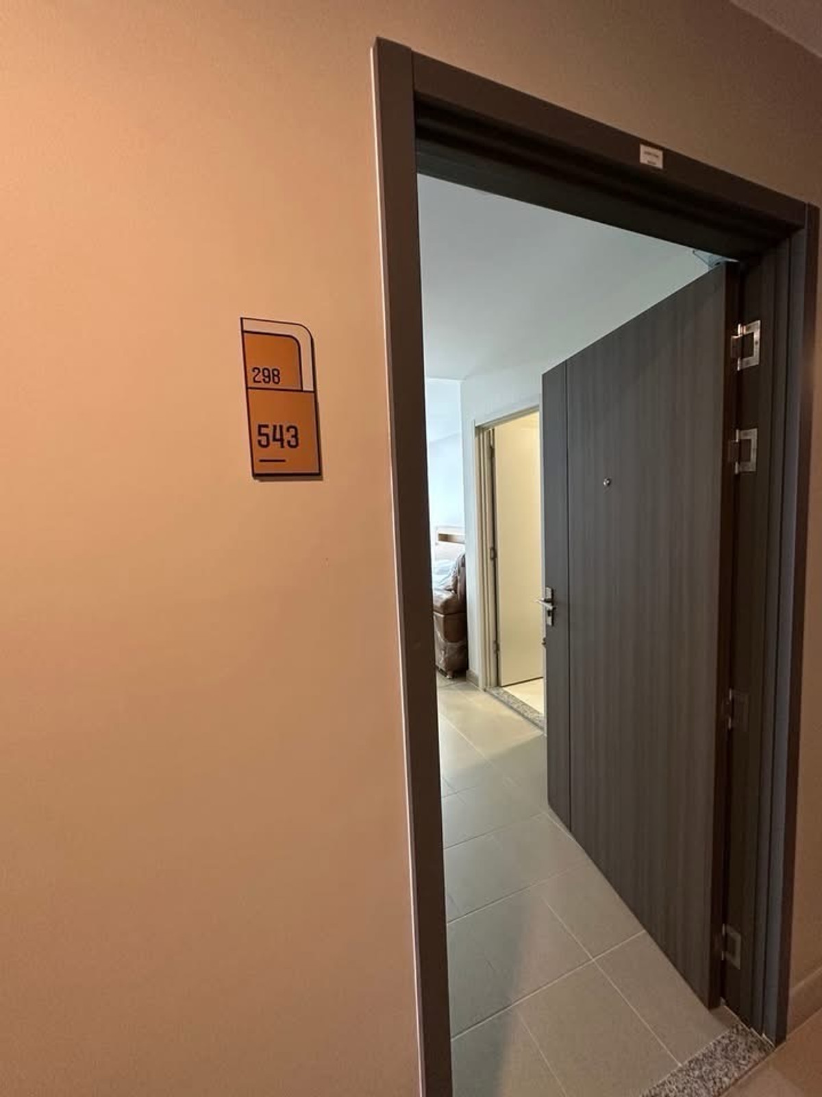 For RentCondoRamkhamhaeng, Hua Mak : 🏢 For rent Supalai Veranda Ramkhamhaeng
(G6902006) 
🚆 Next to MRT SAT, convenient travel, can enter - exit 2 ways (Ramkhamhaeng / Hua Mak)

• 1 year contract: 11,500 baht / month