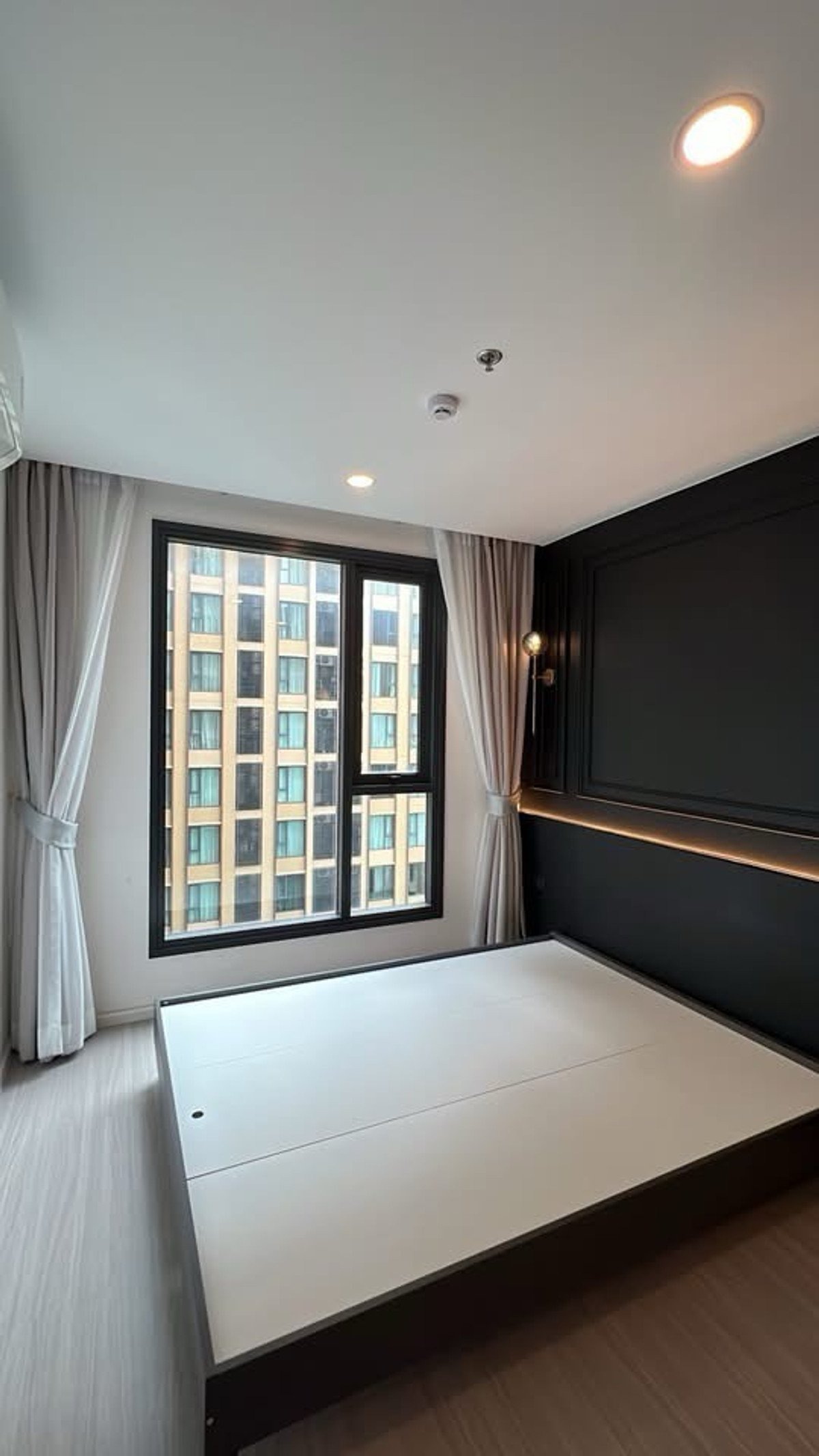 ให้เช่าคอนโดสะพานควาย จตุจักร : 🏢 ขาย / ให้เช่าด่วน คอนโด Denim จตุจักร (High Rise)
(C6902011) 
✨ ห้องใหม่ ตกแต่งเรียบหรู พร้อมส่วนกลางครบครัน ทำเลศักยภาพใจกลางเมือง
 23,000 บาท / เดือน 