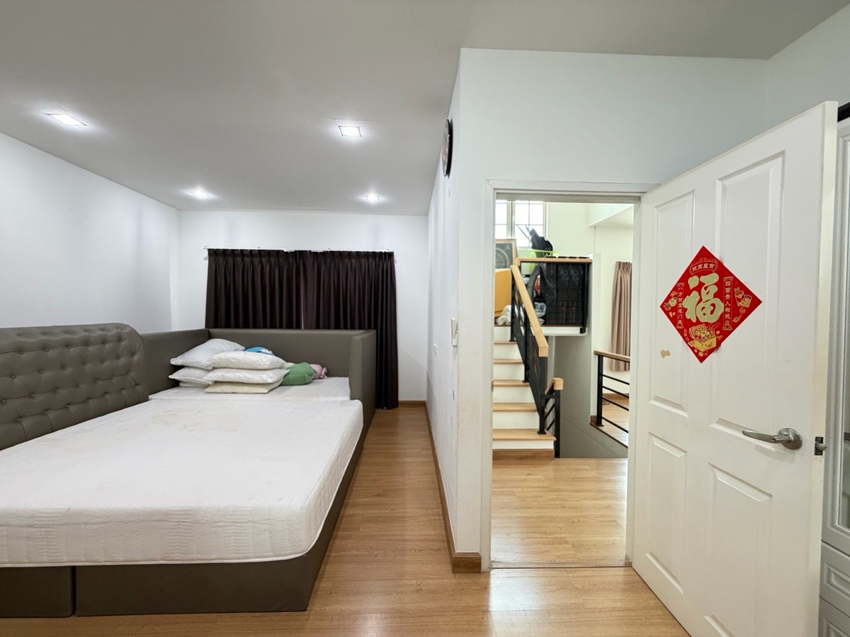 ขายโชคชัย4 ลาดพร้าว71 : โกลเด้น ทาวน์ ลาดพร้าว-เกษตรนวมินทร์ บ้านแฝด 4 ห้องนอน ในโซนนวมินทร์ ราคาไม่ถึง 7 ล้าน…ตอนนี้ยังมีอยู่จริง