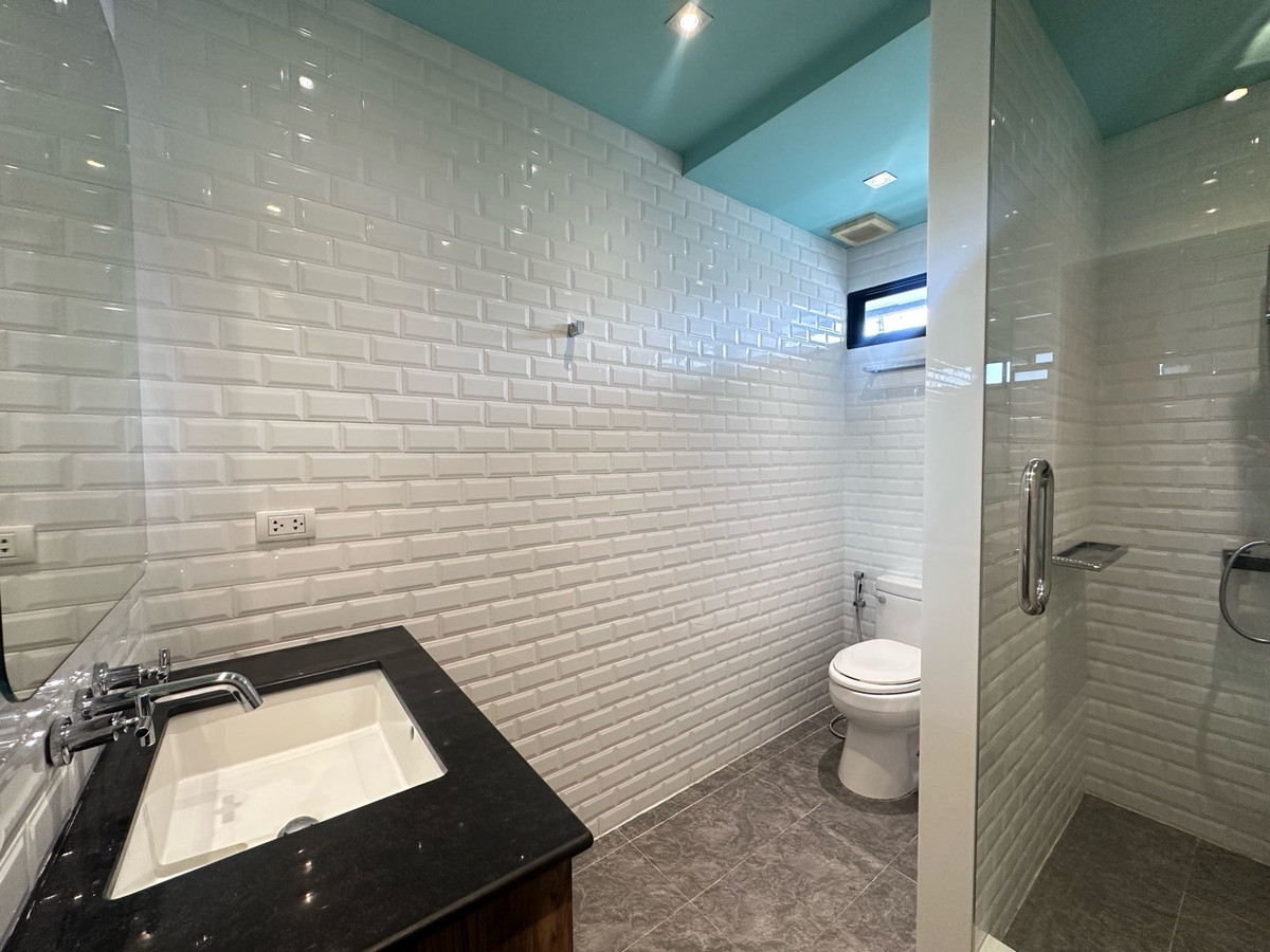 For RentCondoOnnut, Udomsuk : For rent, 2 bedrooms, 192 sq m, price 120,000 baht 0808144488