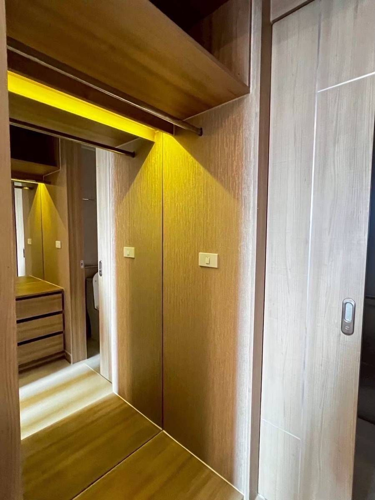 For SaleCondoPattaya, Bangsaen, Chonburi : For Sale Condo The Riviera Jomtien (S03-2644)