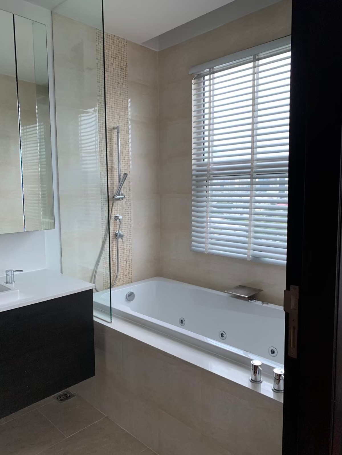 For SaleCondoSathorn, Narathiwat : ✨The Lofts Yennakart✨2 beds 2 baths, Size 92 sqm., near BTS / MRT Khlong Toei (2.4 km) Tel.0982645161 