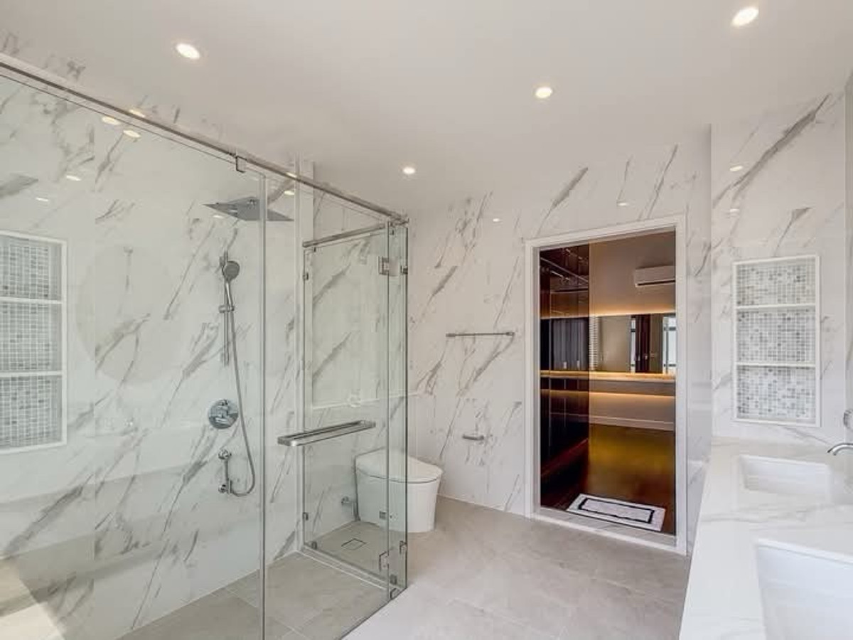 ให้เช่าบ้านพัฒนาการ ศรีนครินทร์ : ✨ขาย / ให้เช่า บ้านหรูสไตล์คฤหาสน์ นาราสิริ กรุงเทพกรีฑา Narasiri Krungthep Kreetha 🇹🇭 @1derhome