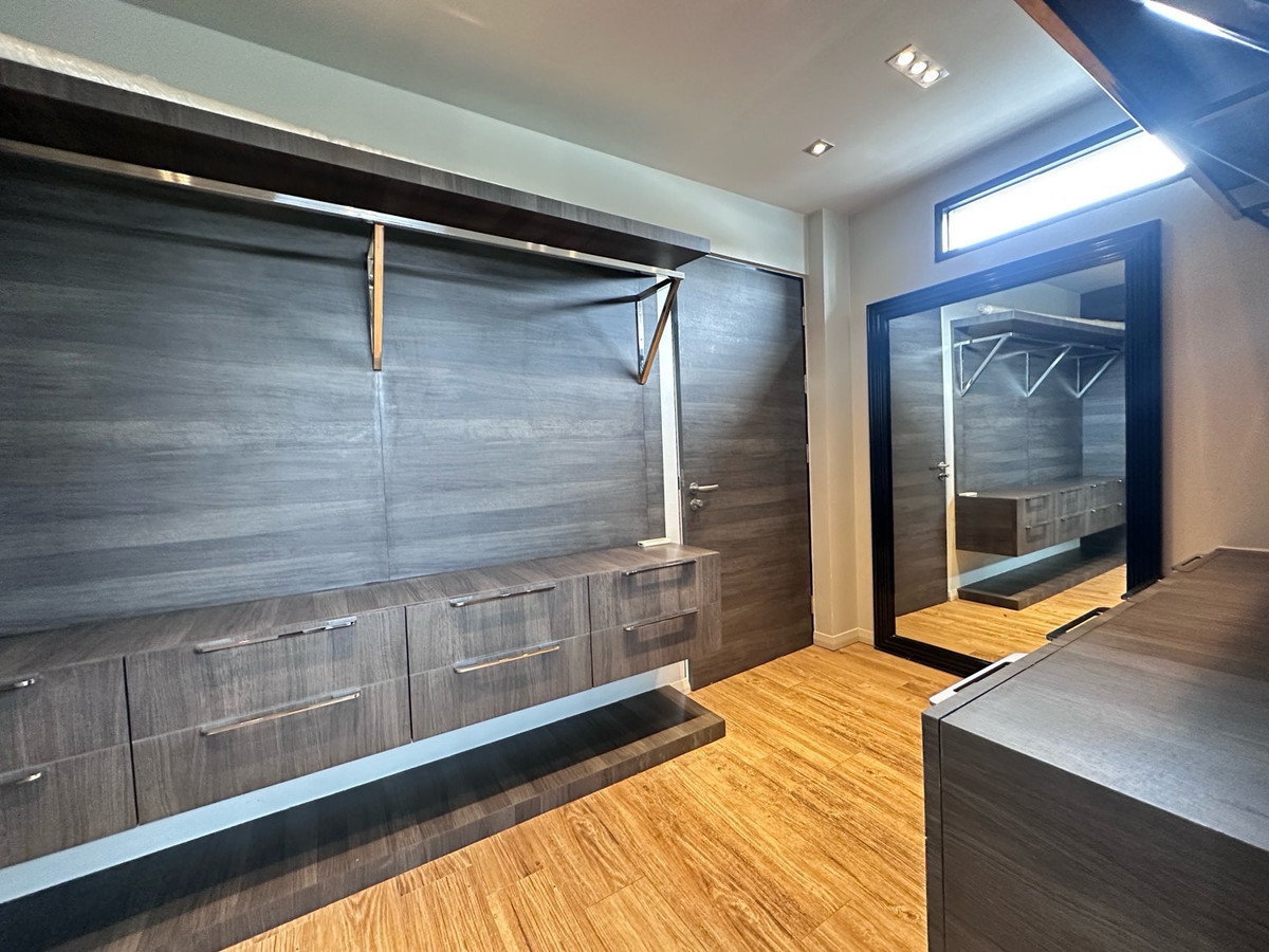 For RentCondoOnnut, Udomsuk : For rent, 2 bedrooms, 192 sq m, price 120,000 baht 0808144488