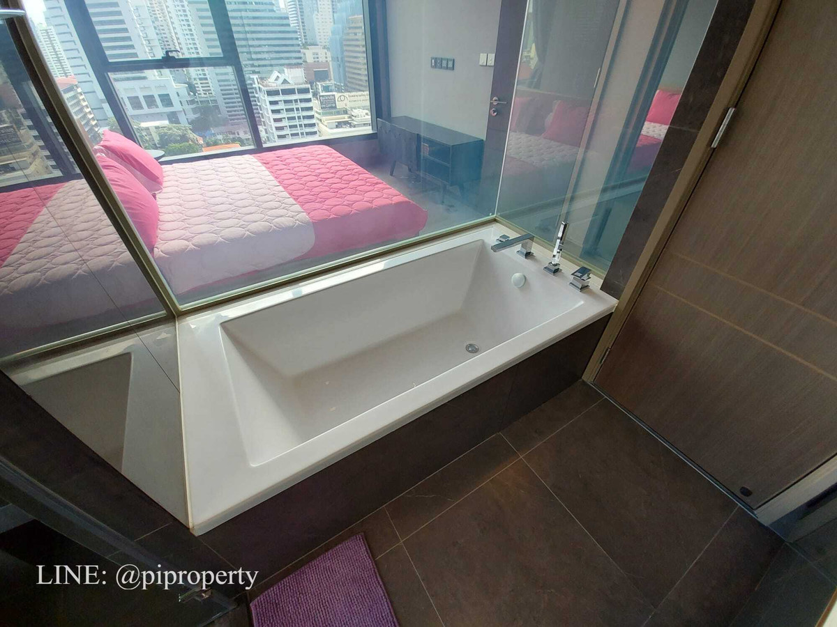 ขายคอนโดพระราม 9 เพชรบุรีตัดใหม่ RCA : ขายห้องชุด 1 ห้องนอนวิวสวย ในโครงการ THE ESSE at SINGHA COMPLEX สถานีรถไฟฟ้า MRT เพชรบุรี 0 เมตร ย่านอ่าวสเก - พระราม 9