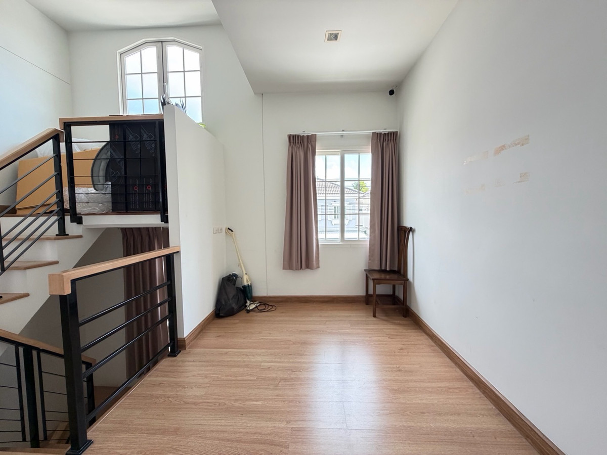 ขายโชคชัย4 ลาดพร้าว71 : โกลเด้น ทาวน์ ลาดพร้าว-เกษตรนวมินทร์ บ้านแฝด 4 ห้องนอน ในโซนนวมินทร์ ราคาไม่ถึง 7 ล้าน…ตอนนี้ยังมีอยู่จริง