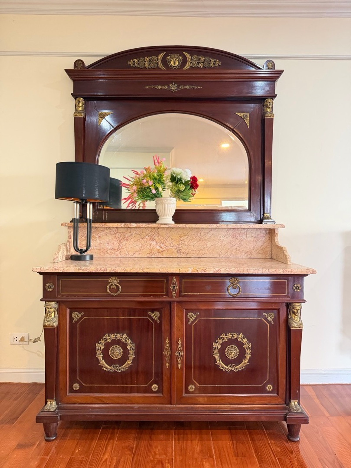 ขายคอนโดพัฒนาการ ศรีนครินทร์ : ฟลอร่าวิลล์ พัฒนาการ คอนโดห้องมุม 122 ตร.ม. ราคาไม่ถึง 6 ล้าน ในกรุงเทพ…ยังมีอยู่จริง