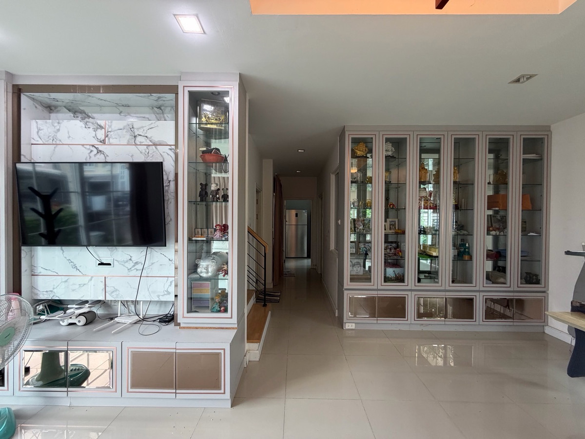 ขายโชคชัย4 ลาดพร้าว71 : โกลเด้น ทาวน์ ลาดพร้าว-เกษตรนวมินทร์ บ้านแฝด 4 ห้องนอน ในโซนนวมินทร์ ราคาไม่ถึง 7 ล้าน…ตอนนี้ยังมีอยู่จริง