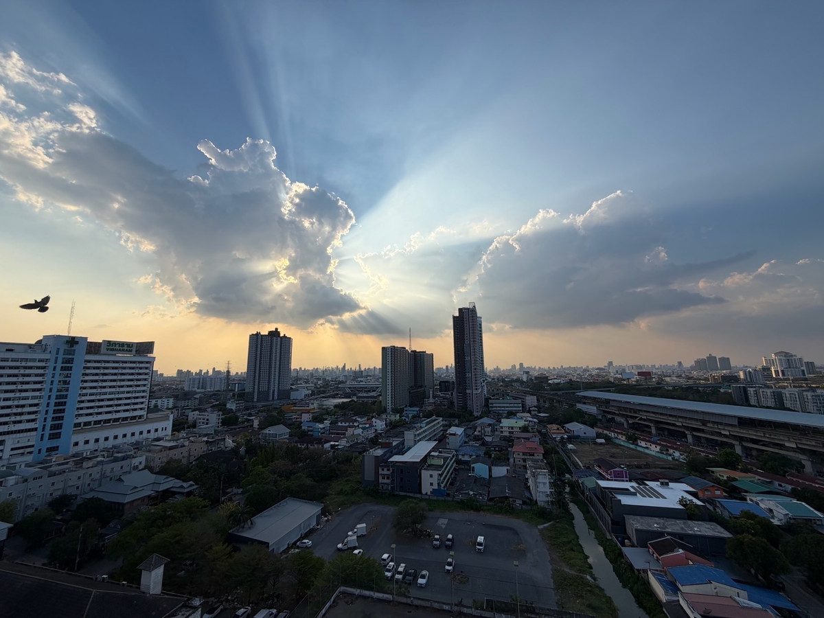 ขายคอนโดพัฒนาการ ศรีนครินทร์ : ฟลอร่าวิลล์ พัฒนาการ คอนโดห้องมุม 122 ตร.ม. ราคาไม่ถึง 6 ล้าน ในกรุงเทพ…ยังมีอยู่จริง