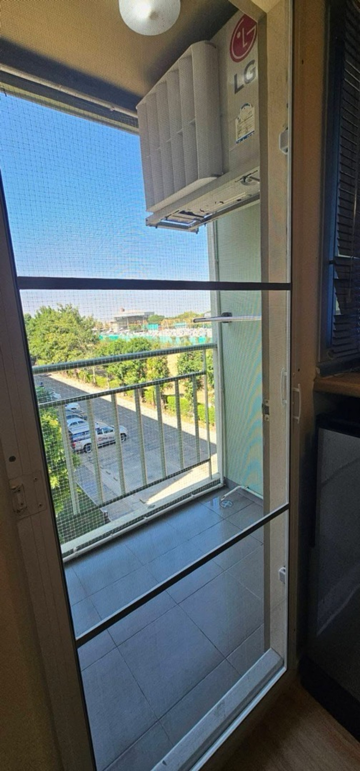 For RentCondoLadkrabang, Suwannaphum Airport : For rent: Lumpini Condo Town Romklao-Suvarnabhumi.