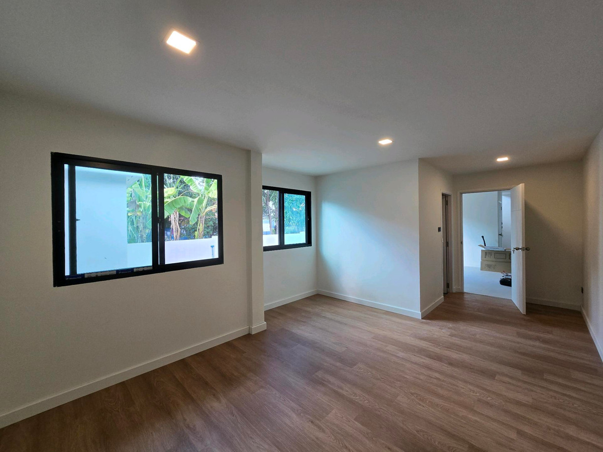 For SaleHome OfficePathum Thani,Rangsit, Thammasat : 🏡 Home office 8 parking spaces, renovated + new extension of the whole house, near Rangsit University 📌