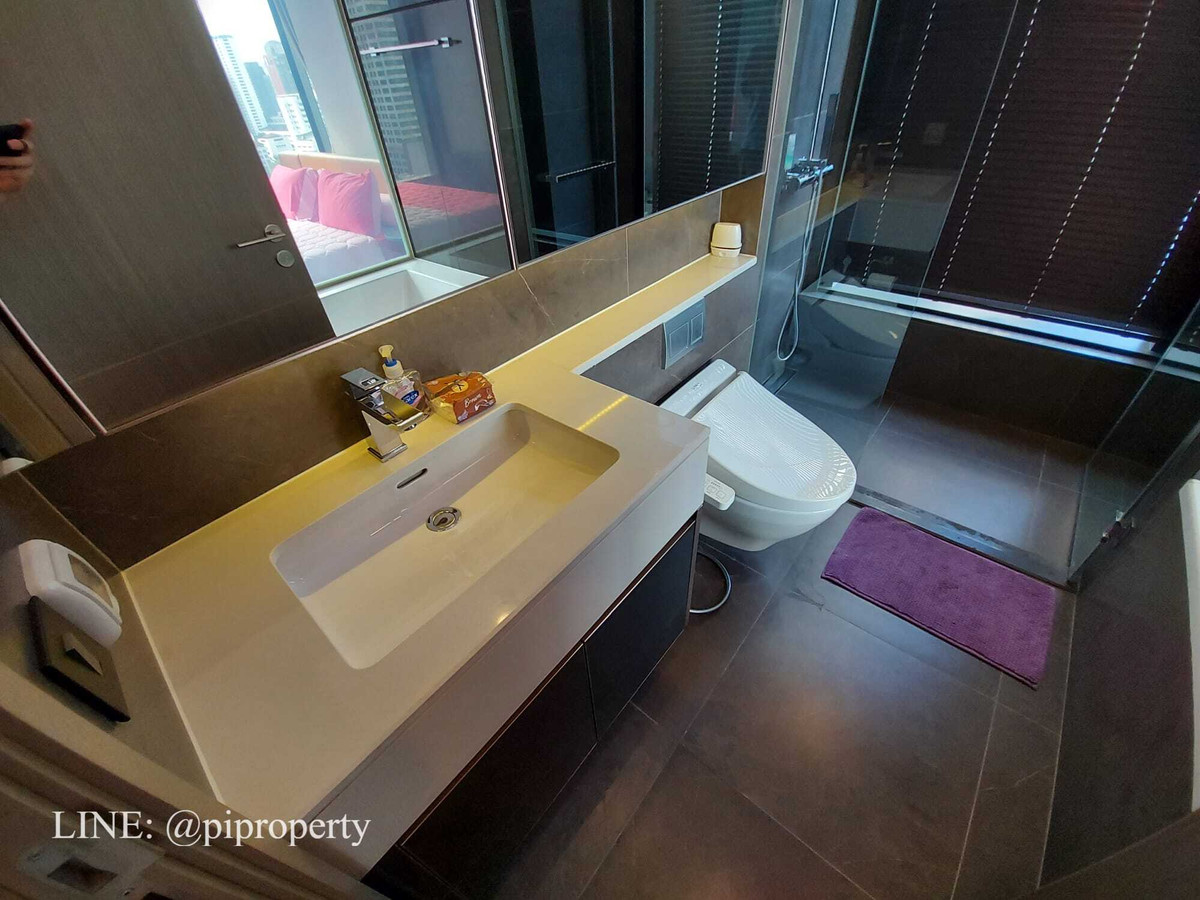 ขายคอนโดพระราม 9 เพชรบุรีตัดใหม่ RCA : ขายห้องชุด 1 ห้องนอนวิวสวย ในโครงการ THE ESSE at SINGHA COMPLEX สถานีรถไฟฟ้า MRT เพชรบุรี 0 เมตร ย่านอ่าวสเก - พระราม 9