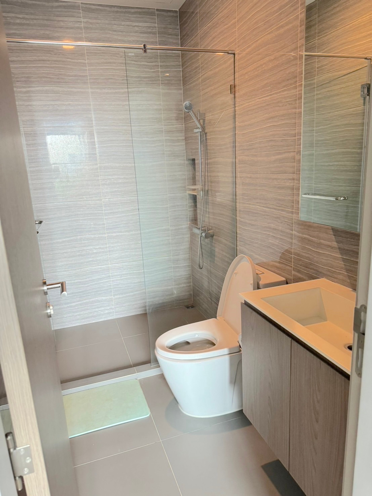 For SaleCondoSapankwai,Jatujak : 🔥 Urgent sale 🔥 Special layout, only one room per floor, cheapest, beautiful, wide room, selling many rooms Call : 0619824959 Line ID : elegant.289