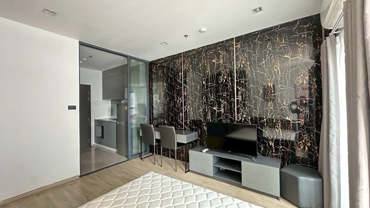 For RentCondoRama9, Petchburi, RCA : Baht/month