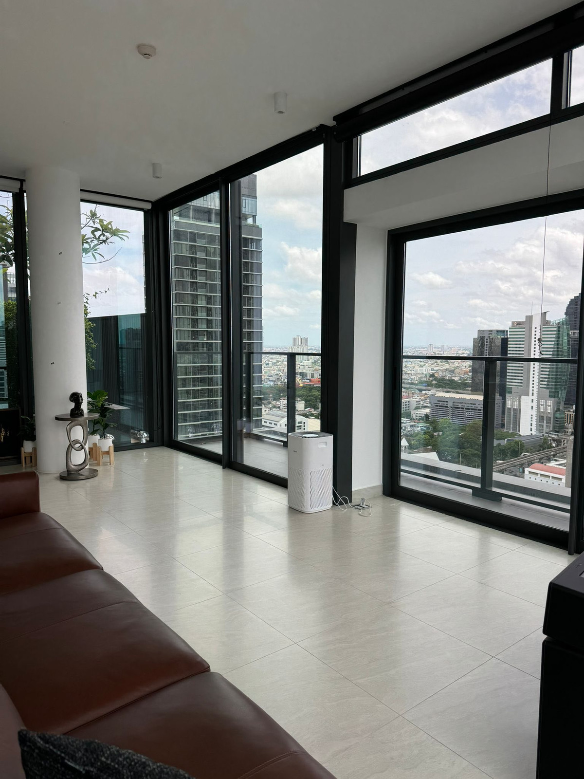 For SaleCondoSathorn, Narathiwat : 🐶Pet-Friendly🐱✨Tait 12✨2 beds 2 baths, Size 93 sqm., near BTS / MRT Saint Louis (0.2 km) Tel.0982645161 