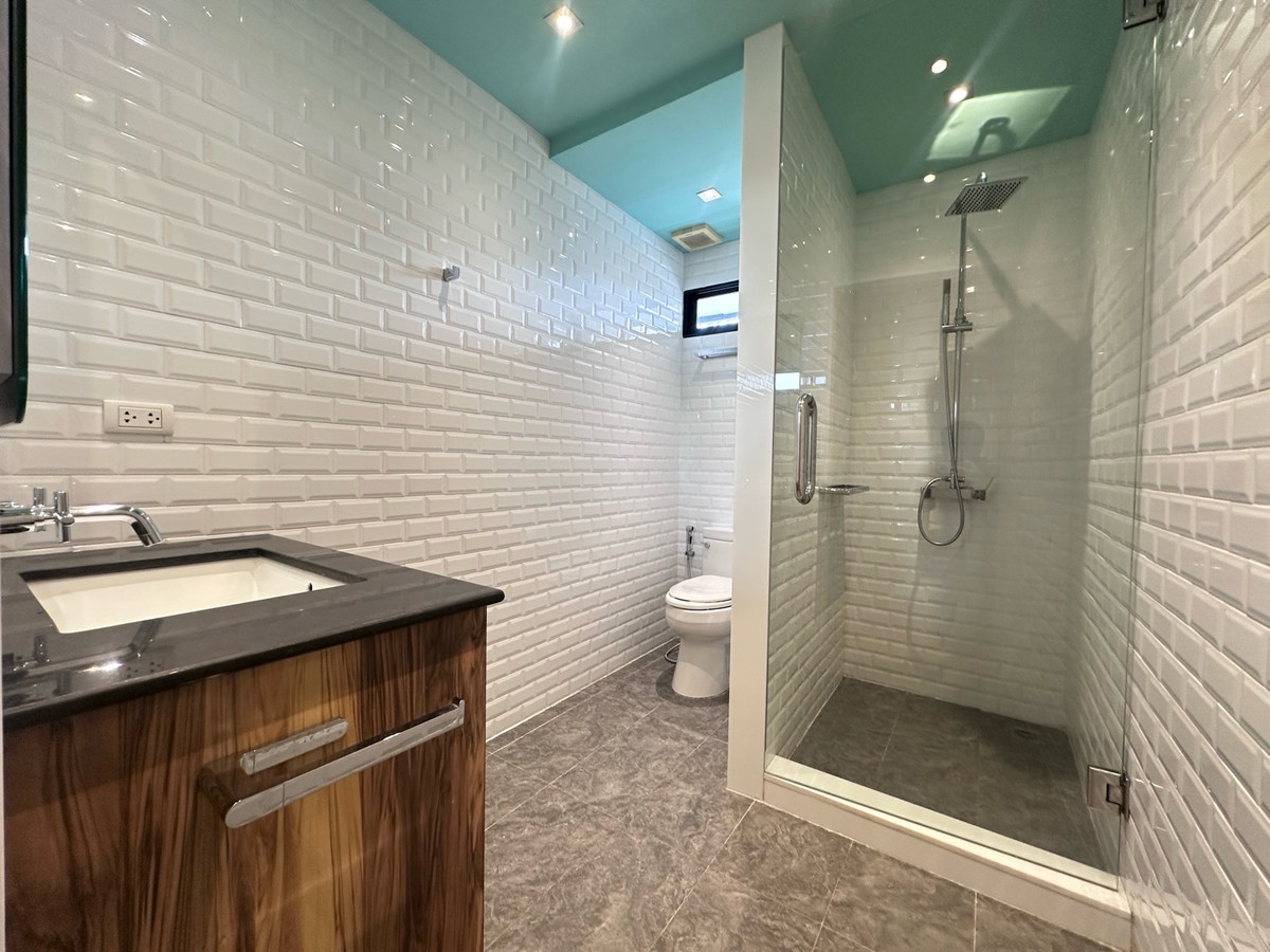 For RentCondoOnnut, Udomsuk : For rent, 2 bedrooms, 192 sq m, price 120,000 baht 0808144488