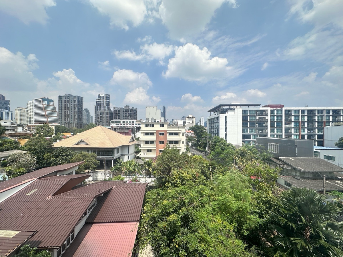 For SaleCondoOnnut, Udomsuk : 4 bedrooms for sale, price 25.7 MB, pets allowed. 
Call 0808144488