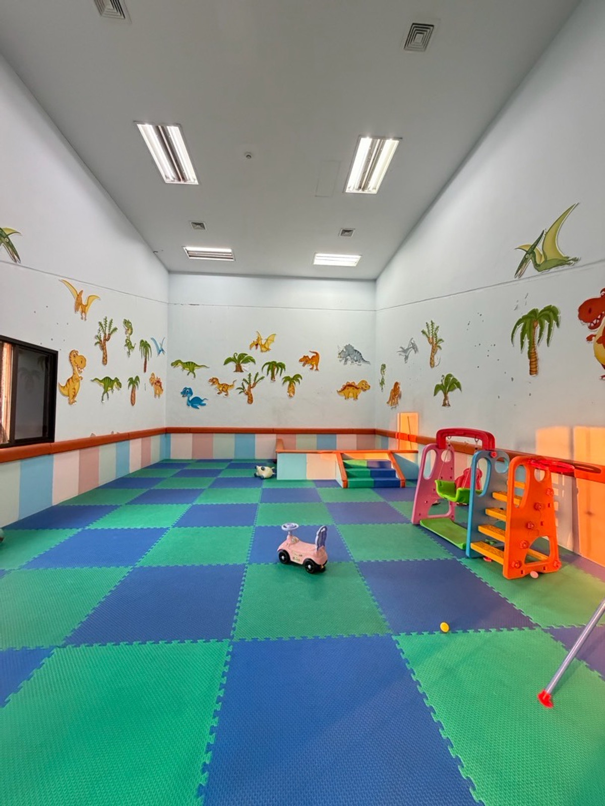 ขายคอนโดพัฒนาการ ศรีนครินทร์ : ฟลอร่าวิลล์ พัฒนาการ คอนโดห้องมุม 122 ตร.ม. ราคาไม่ถึง 6 ล้าน ในกรุงเทพ…ยังมีอยู่จริง