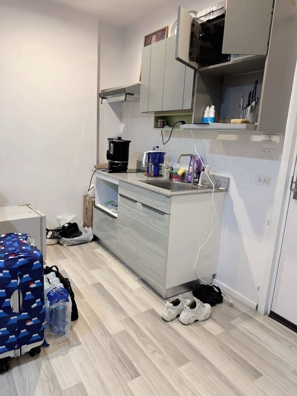 For RentCondoChaengwatana, Muangthong : 🩷❤️❤️Urgent rent, the key Chaengwattana, size 31 sq m, 11th floor, Building B, rent only 8,500 baht, interested @900cqqhk 2 pools are salt systems It is a pool for relaxing and swimming.