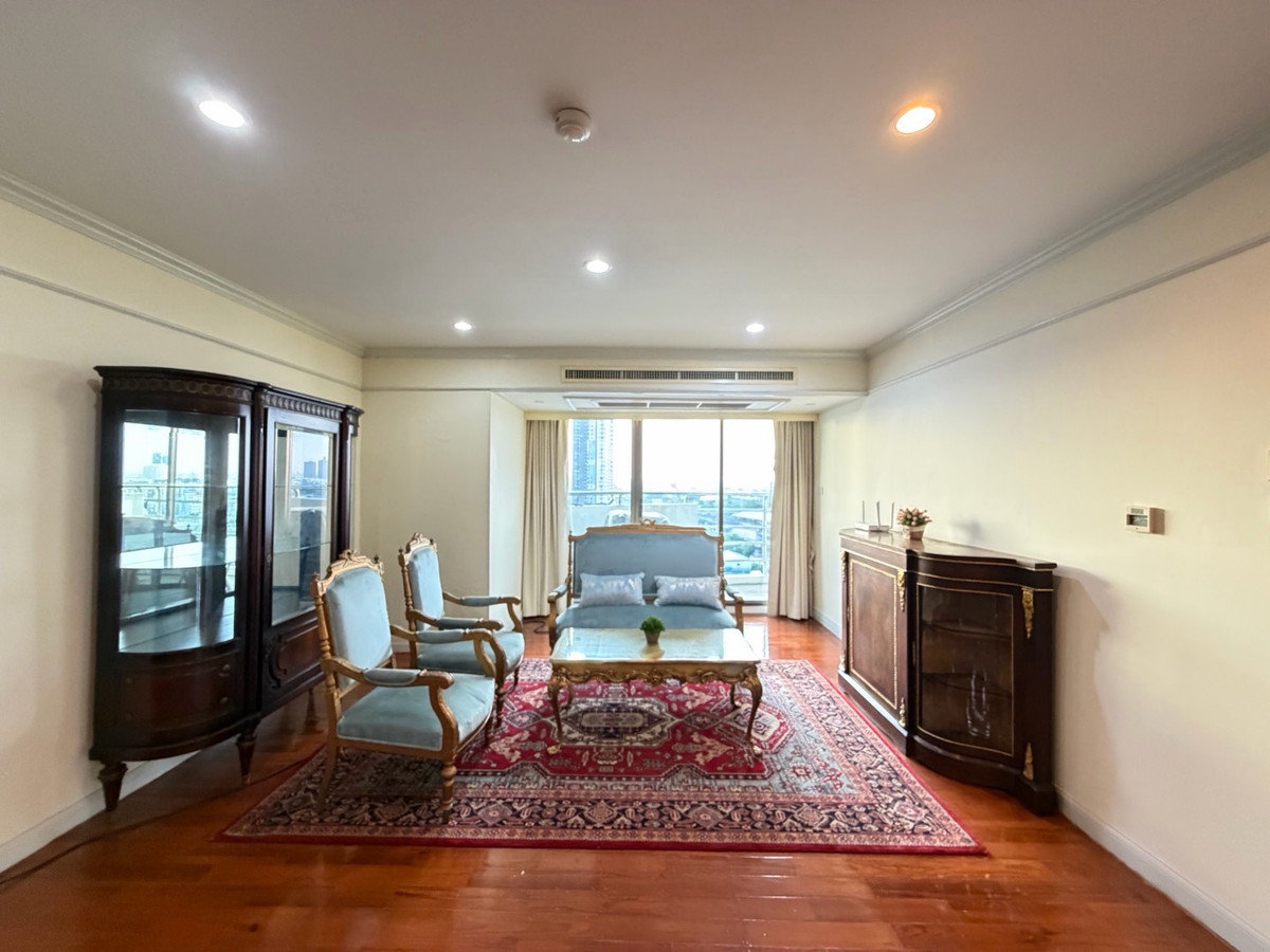 ขายคอนโดพัฒนาการ ศรีนครินทร์ : ฟลอร่าวิลล์ พัฒนาการ คอนโดห้องมุม 122 ตร.ม. ราคาไม่ถึง 6 ล้าน ในกรุงเทพ…ยังมีอยู่จริง