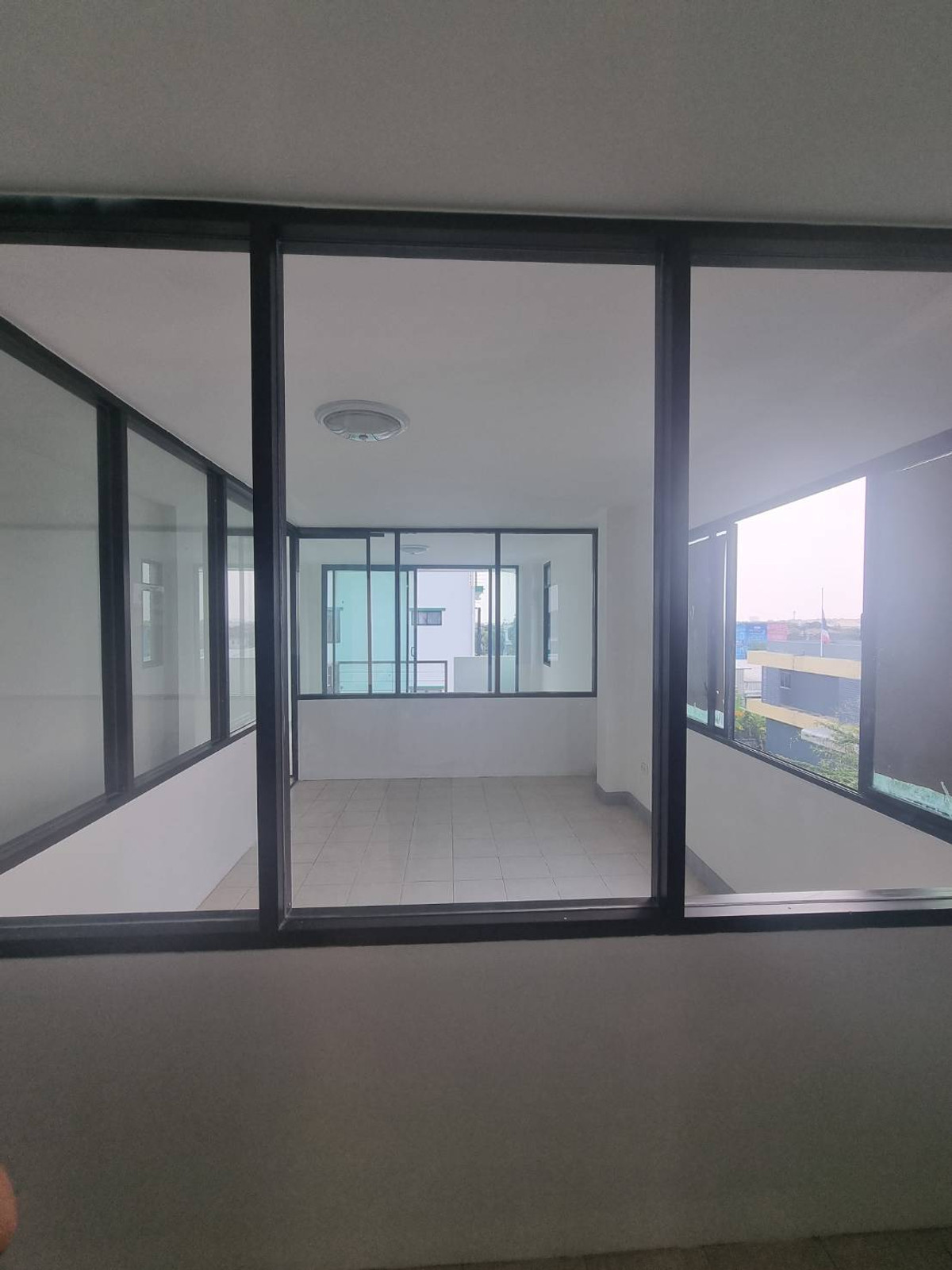 ขายอาคารพาณิชย์นวมินทร์ รามอินทรา :  อาคารพาณิชย์ เดอะวิลเลจ ปัญญา-อินทรา The Village Panya-Intra รีโนเวทใหม่ ใกล้ซาฟารีเวิลด์