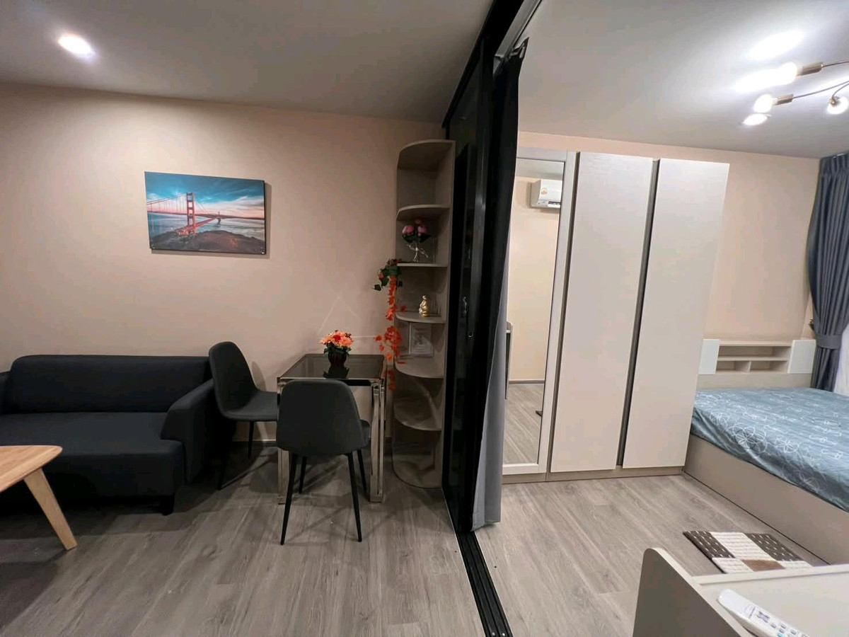 For RentCondoThaphra, Talat Phlu, Wutthakat : New project, first-hand room just released for rent near Bts Wutthakat. If interested, please make an appointment to see the room.